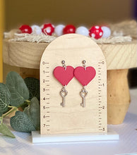 Load image into Gallery viewer, Heart & Keys