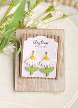 Load image into Gallery viewer, Upturned Daisies