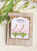 Load image into Gallery viewer, Upturned Daisies