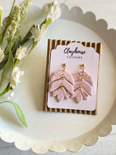 Load image into Gallery viewer, Amelia