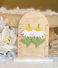 Load image into Gallery viewer, Upturned Daisies