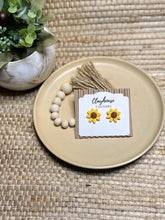 Load image into Gallery viewer, Sunflower Studs