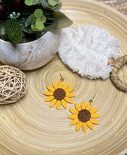 Load image into Gallery viewer, Large Sunflowers