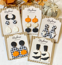 Load image into Gallery viewer, Pumpkin Dangles