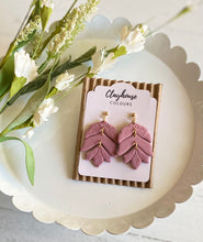 Load image into Gallery viewer, Amelia