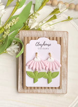 Load image into Gallery viewer, Upturned Daisies