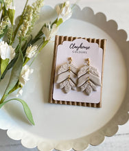 Load image into Gallery viewer, Amelia