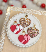 Load image into Gallery viewer, Valentine’s Day Chocolate Box