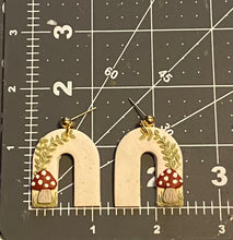 Load image into Gallery viewer, Mushroom Arches